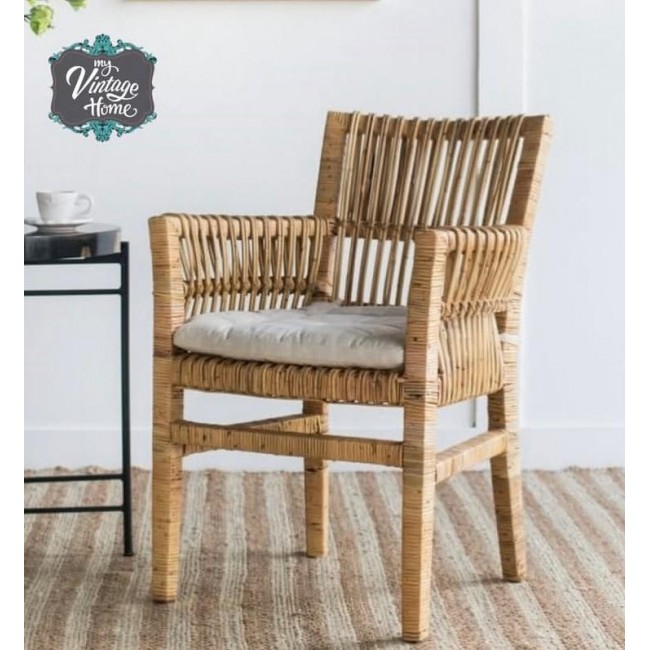 كرسي مصنوع من الخوص الطبيعي والرتان عالي الجوده8399