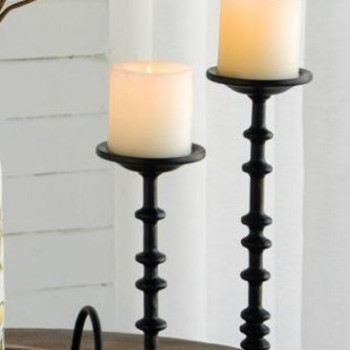 شمعدان معدن بتصميم اوربي متوفر الحجمين 8019