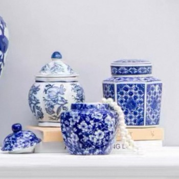 مجموعه طقم من فازات مزخرفه بنقوش مختلفه على الطراز الاوربي العدد 3 قطع 8125