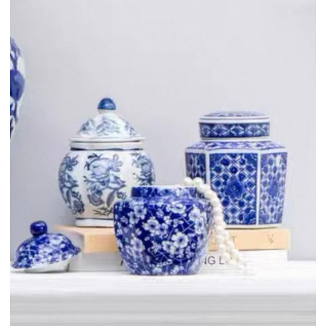 مجموعه طقم من فازات مزخرفه بنقوش مختلفه على الطراز الاوربي العدد 3 قطع 8125