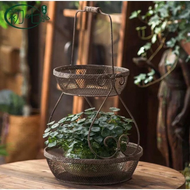 سله من المعدن مشغوله يدويا بتصميم ريفي فاخر 8791