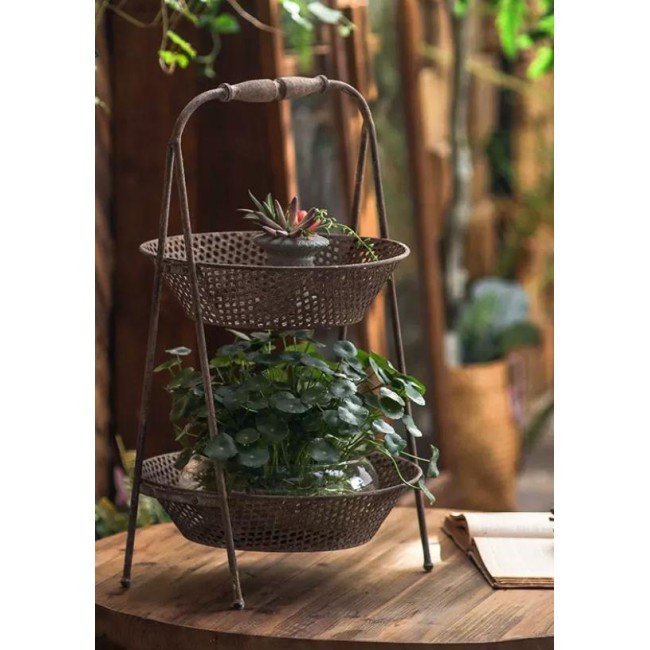 سله من المعدن مشغول يدويا بتصميم فينتج 8792