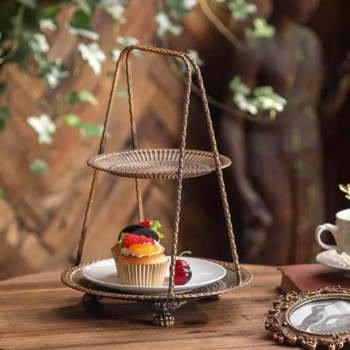 حامل معدني مشغول يدويا بتصميم فنتج 8761