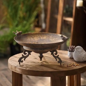 صحن معدن بارجل مشغول يدويا بتصميم اوربي 8748