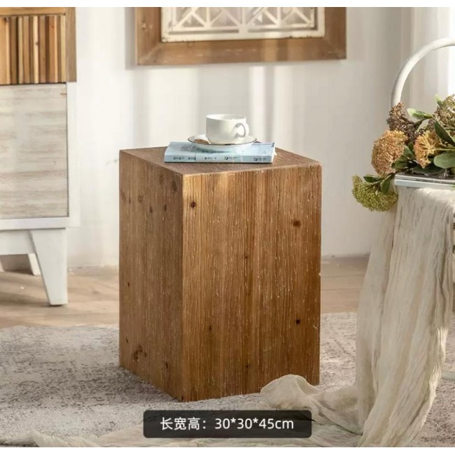 طاوله جانبيه بسطح مربع مصنوعه من الخشب الطبيعي بتفاصيل مودرن متوفر احجمين 8910