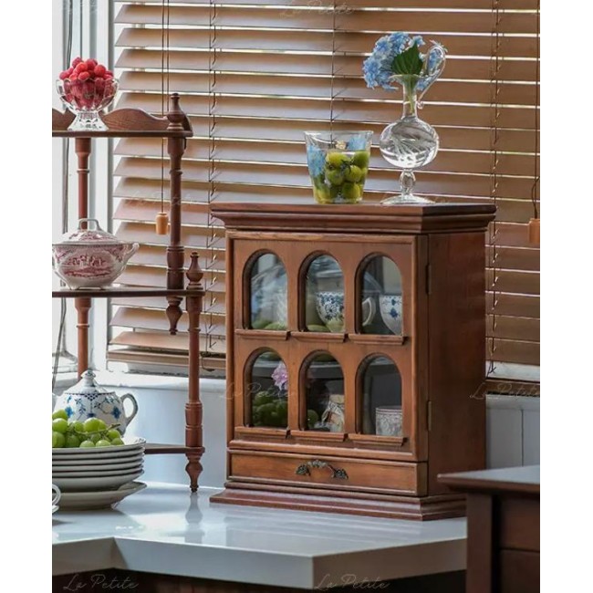 رف جداري كلاسيك من اجود انواع الخشب على الطراز الاوربي 9176