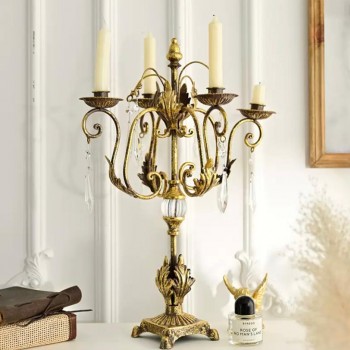 شمعدان ذهبي معدن كلاسيكي مزين بالكريستال9172