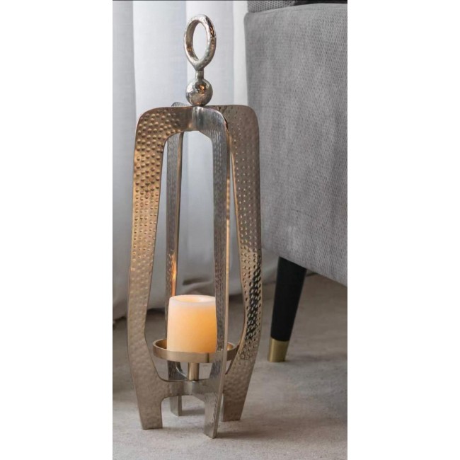 شمعدان فضي معدن بتصميم عصري أنيق 8144
