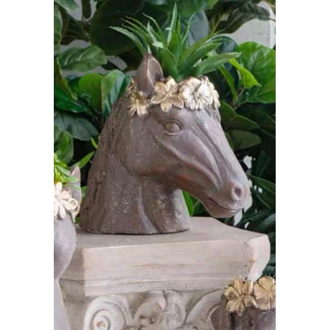 تحفة راس حصان اسود باكليل ورد مذهب 7925