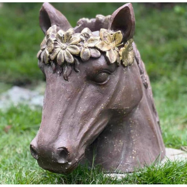 تحفة راس حصان اسود باكليل ورد مذهب 7925