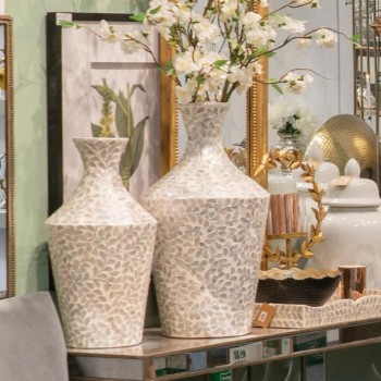 فازه انيقه مطعمه برقائق من صدف الطبيعي متوفره الحجمين 8017