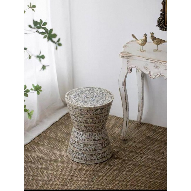 طاوله جانبيه مستديره مطعمه بصدف طبيعي بتصميم الورود أنيقه 7832