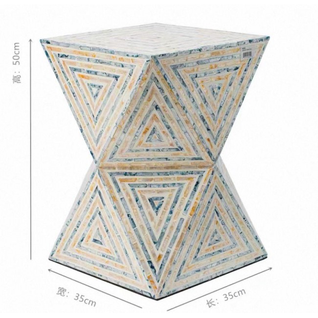 طاوله جانبيه هندسيه مطعمه برقائق صدف طبيعيه 7804