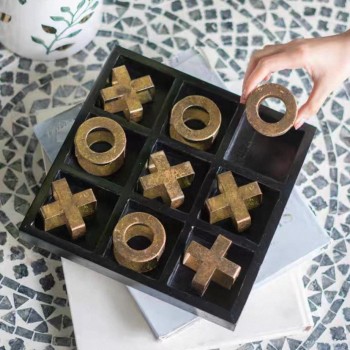 تحفه ديكور xo مصنوعه من الخشب الطبيعي والمعدن المشغول يدويا فنتيج ستايل 7892