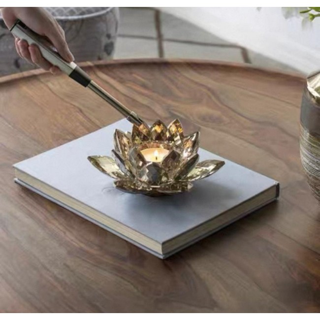 شمعدان كريستال بتصميم بتلات الورد 7846