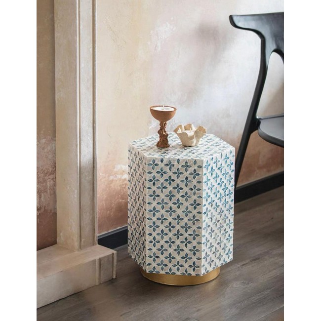 طاوله جانبيه بشكل هندسي مطعم بصدف طبيعي 8011