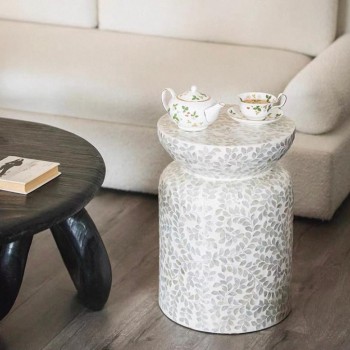 طاوله مستديره بصدف طبيعي عالي الجوده 8014