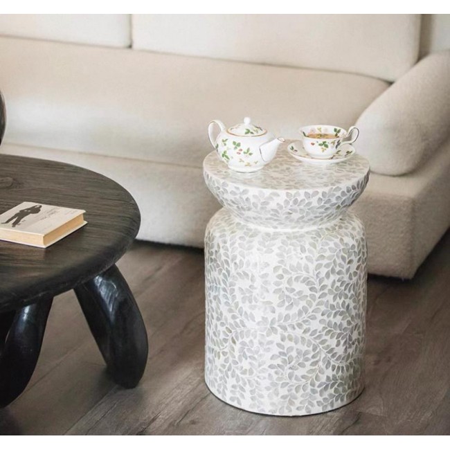 طاوله مستديره بصدف طبيعي عالي الجوده 8014