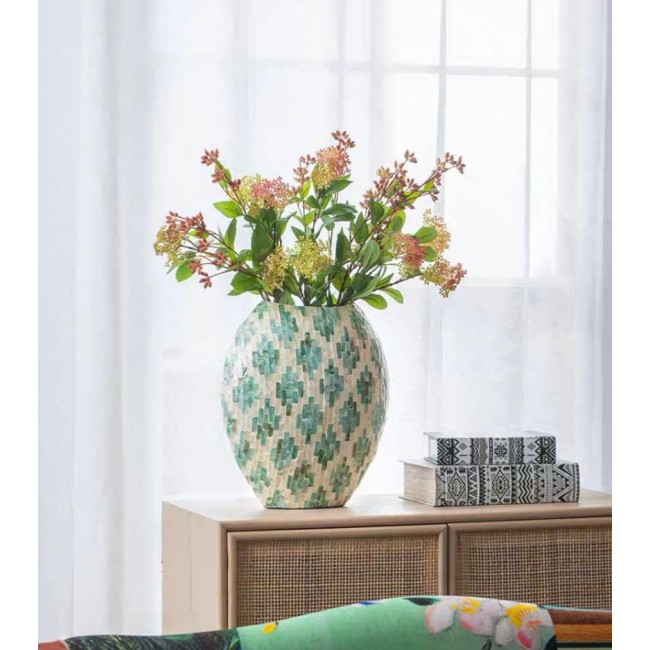 فازه انيقه بتصميم هندسي مطعمه برقائق الصدف الطبيعي 8119