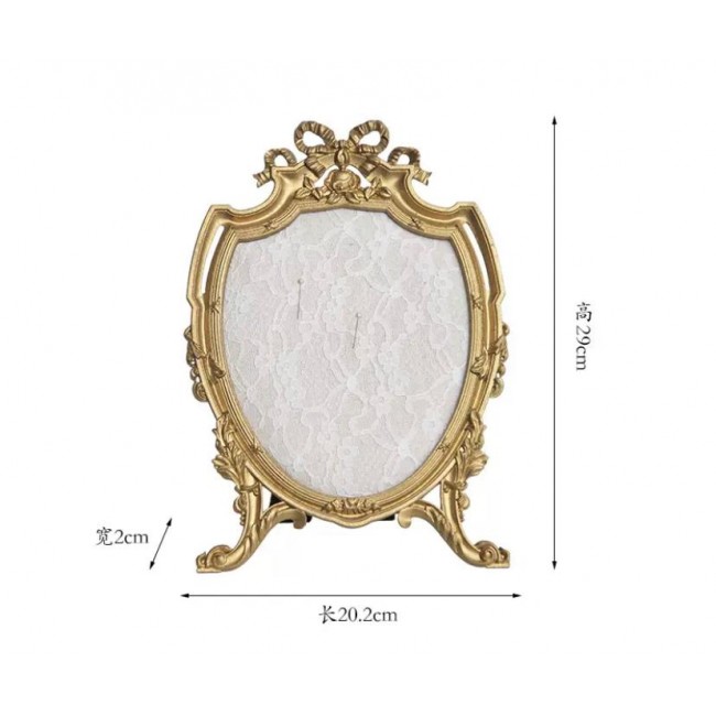 برواز ذهبي كلاسيك مبطن بقماش الدانتيل 9120