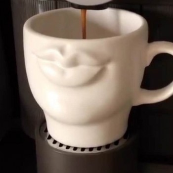 كوب بتصميم شفايف -4777