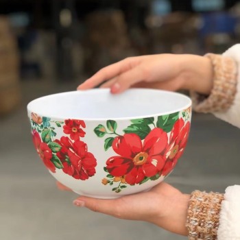 صحن مجوف بزخارف الورد مصنوع من السراميك 