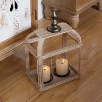 شمعدان مصنوع من الخشب الطبيعي 