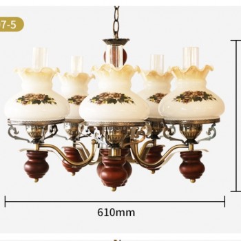 ثريا مصنوعه من خشب الزان