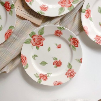 صحن بورسلان بنقشة الورود صحن بورسلان بنقشة الورود