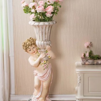 تحفة سيراميك كبير بتصميم روماني تحفة سيراميك كبير بتصميم روماني