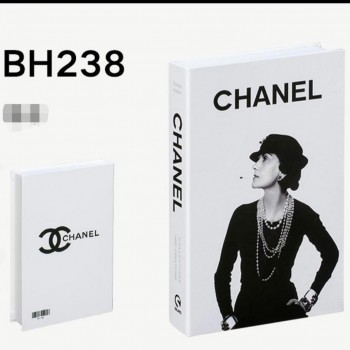 صناديق كرتون بتصميم كتب ديكور صناديق كرتون بتصميم كتب ديكور