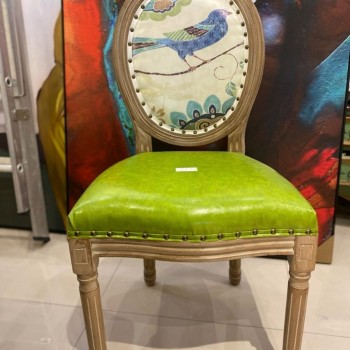 كرسي جلد أخضر كرسي جلد أخضر