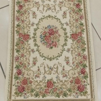 سجاده انيقه بنقوش الزهور على نمط الاروبي المقاس 50cm*80cm-6331