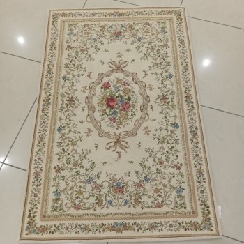 سجاده فاخر بتطريز ورود ريفيه جميله بمقاس 88cm*138cm-8201