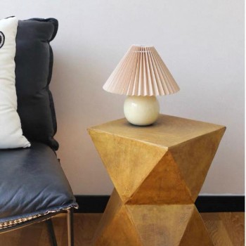 طاوله جانبيه من سيراميك بتصميم هندسي رائع L8174