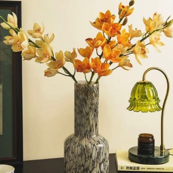 فازه  بنسيج القرون الوسطى ملائمه لغرفة المعيشه -L3842