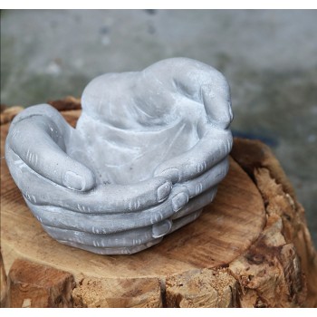 تحفة شكل يد صناعه يدويه